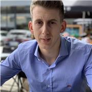 Profesor de apoyo con inglés, estudiando 3º año de Ingeniería de la Energía